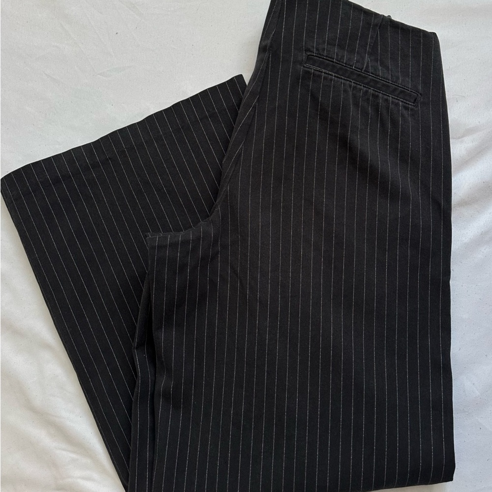 Old Navy Women’s Grey Wide-Leg Pinstripe Pants
